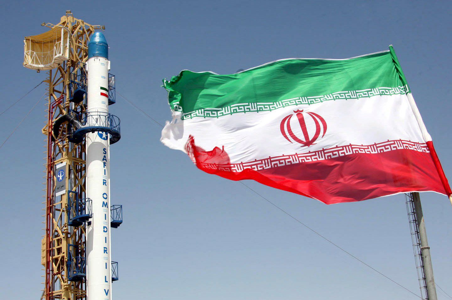 epa01453310 A handout picture released by the Fars News Agency shows the Safir Omid (Hope Envoy) satellite rocket  before its lunch in a space station at an undisclosed location in Iran, 17 August 2008. Iran launched its domestically produced satellite rocket Safir Omid (Hope Envoy), on Sunday morning to mark the anniversary of birth of the 12th Shiite Imam al-Mahdi. It was the second test-launch and successfully prepared the ground for the launch of the main satellite in the future. A satellite rocket was first tested last February under the name Kavoshgar (Explorer) 1 upon President Mahmoud Ahmadinejad's direct order from a space centre in order to prepare for the launch of the Omid satellite. The report said that Ahmadinejad also made the countdown for the satellite carrier and termed the launching a great technological achievement for the Iranian nation. The ability to launch satellites into orbit may indicate progress in the Islamic republic's missile technology, which is another point of concern for Western countries worried by Iran's nuclear programme.  EPA/FARS NEWS AGENCY/ HANDOUT  EDITORIAL USE ONLY
